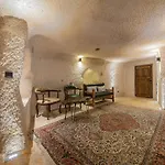 Ages In Cappadocia * 우치사르