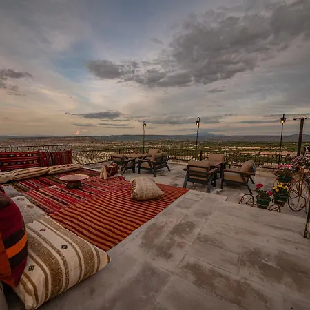 Ages In Cappadocia أُتْشيسار