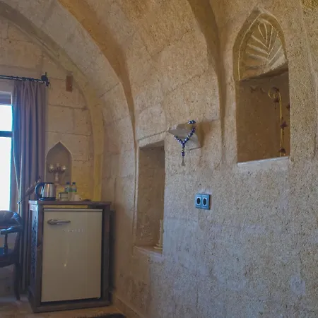 Ages In Cappadocia * أُتْشيسار