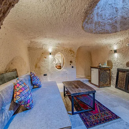 Ages In Cappadocia * أُتْشيسار